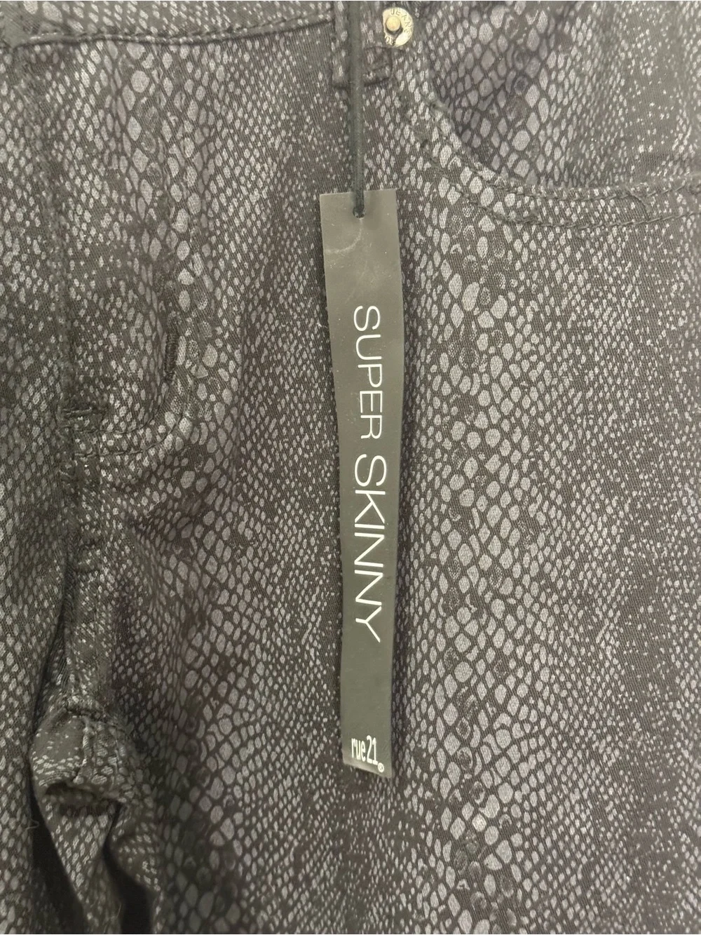 Rue21 Super Skinny Black Snakeskin Jeans NWT womens size 5/6